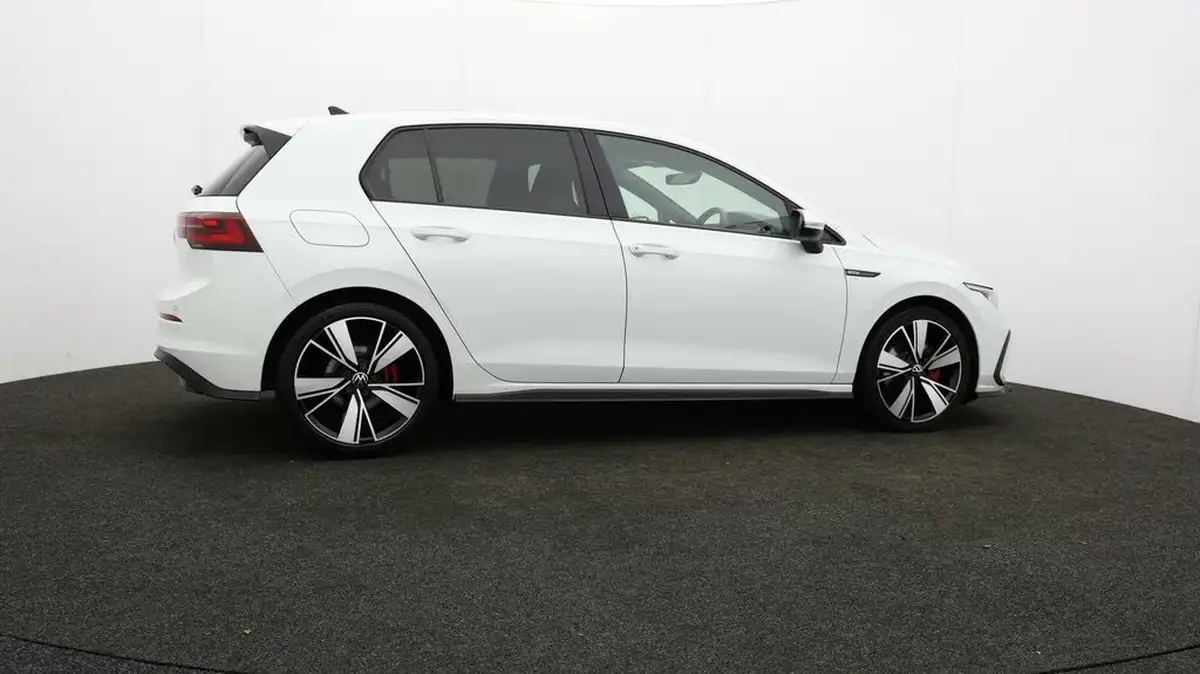 2021-volkswagen-golf-20tdi-gtd-big-42