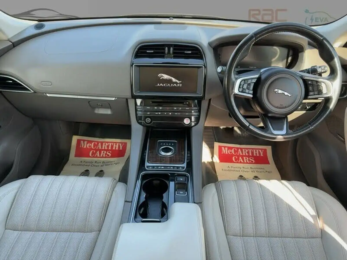2017-jaguar-f-pace-20i-portfolio-250ps-1997cc-big-12