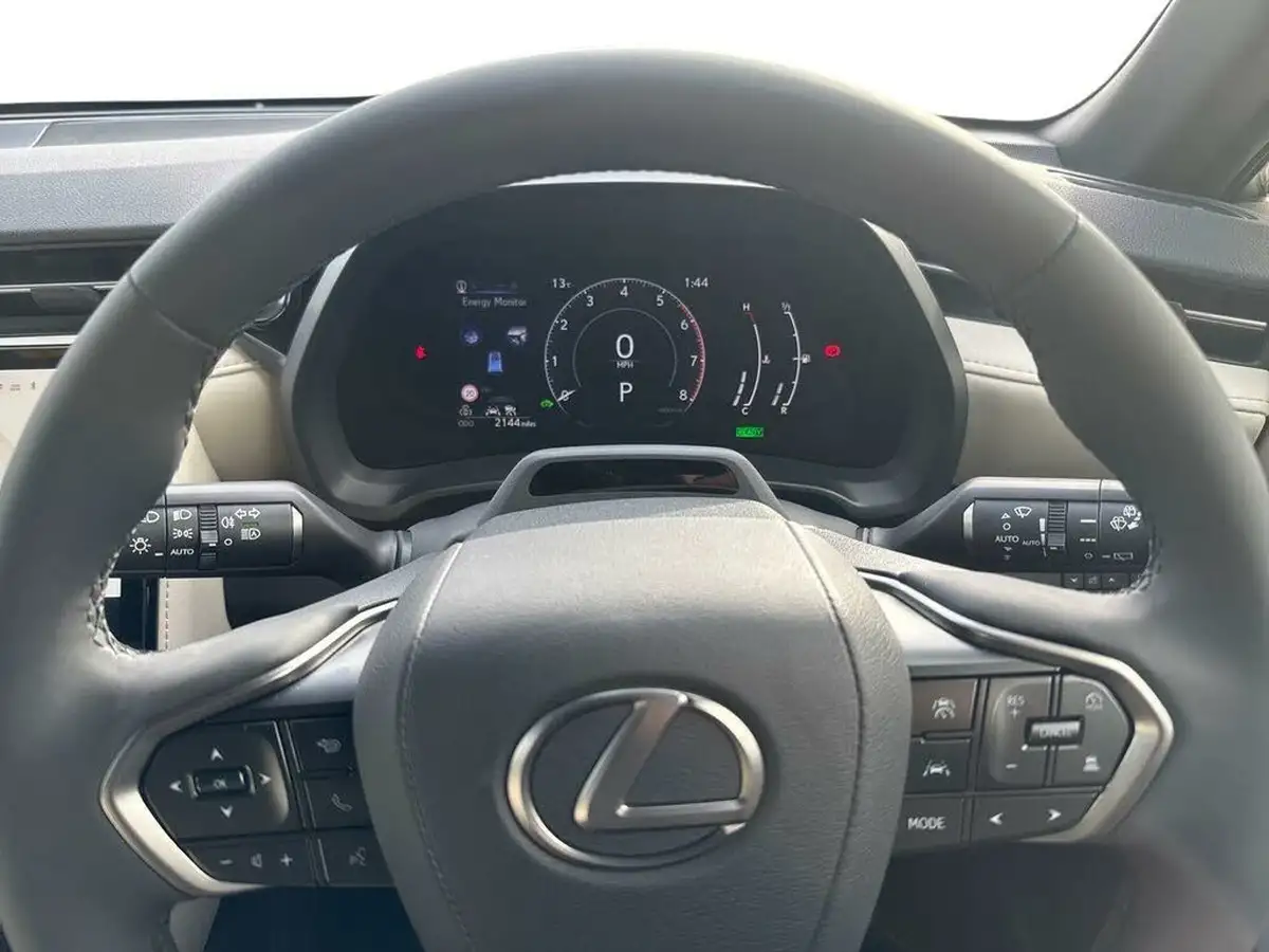 2024-lexus-lbx-15-premium-big-12
