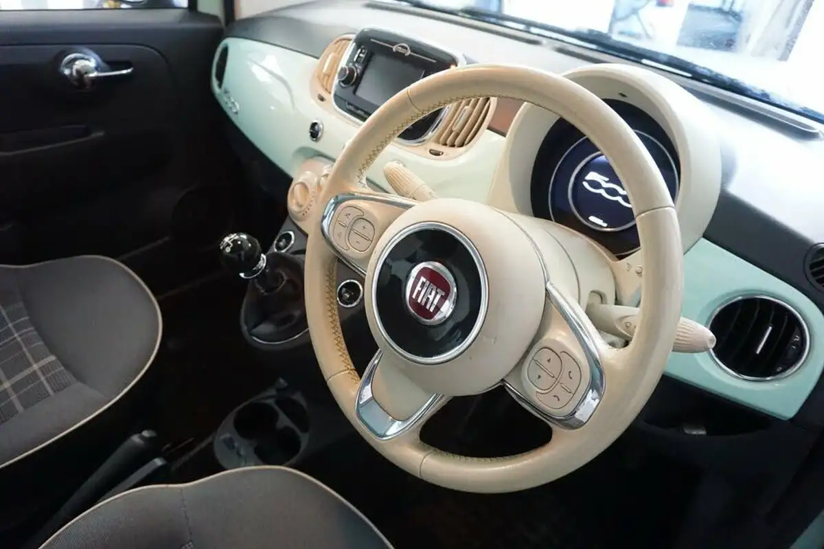 2016-fiat-500-12-lounge-big-15