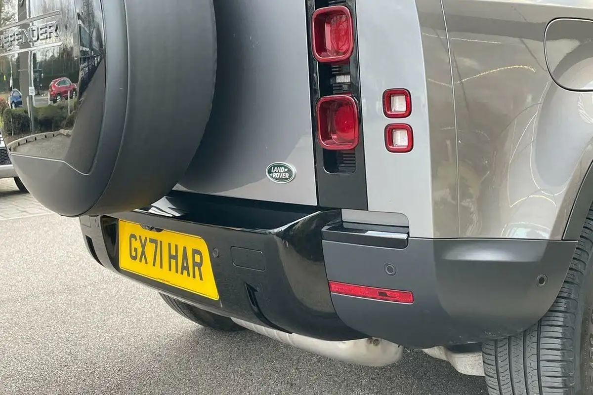 2021-land-rover-110-defender-30-d250-hard-top-s-110-big-25