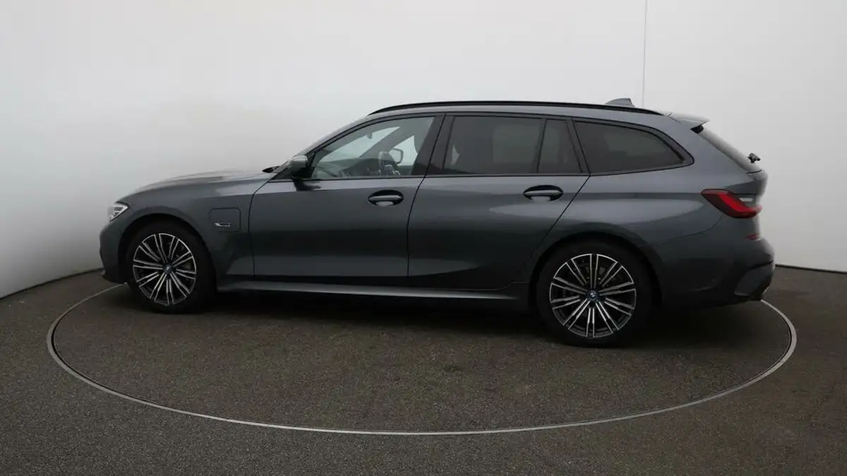 2022-bmw-3-series-20-330e-m-sport-touring-5d-big-52
