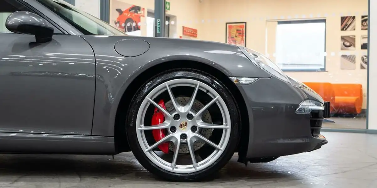 2012-porsche-911-38-carrera-s-400bhp-coupe-big-9