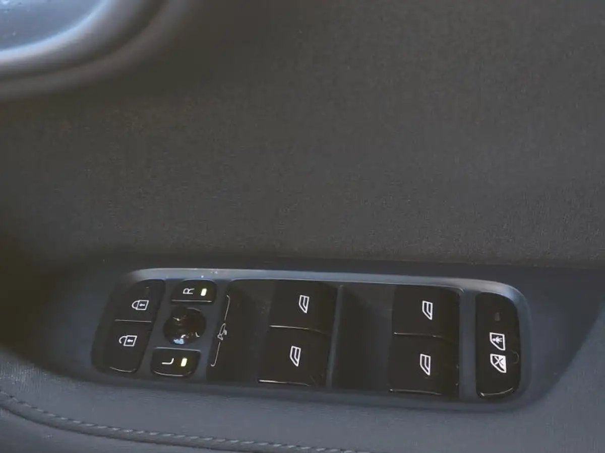 2021-polestar-polestar-2-e-ps2-165kw-standard-single-hatchback-big-18