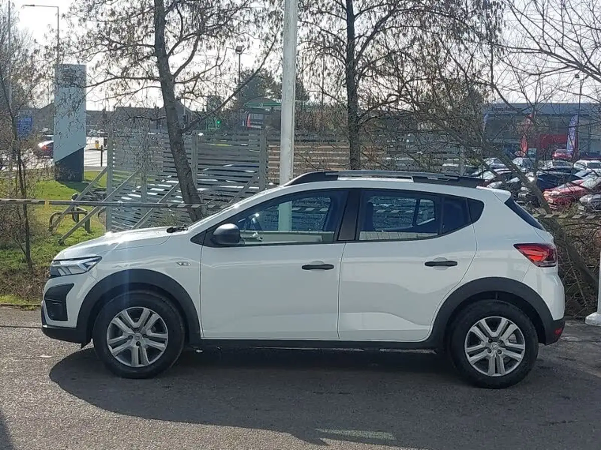 2022-dacia-sandero-stepway-10-tce-essential-90bhp-big-3