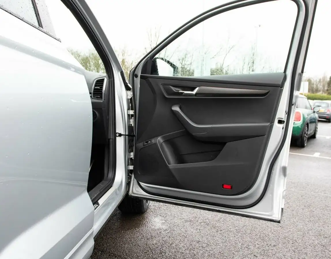 2019-skoda-karoq-20-tsi-sportline-big-16
