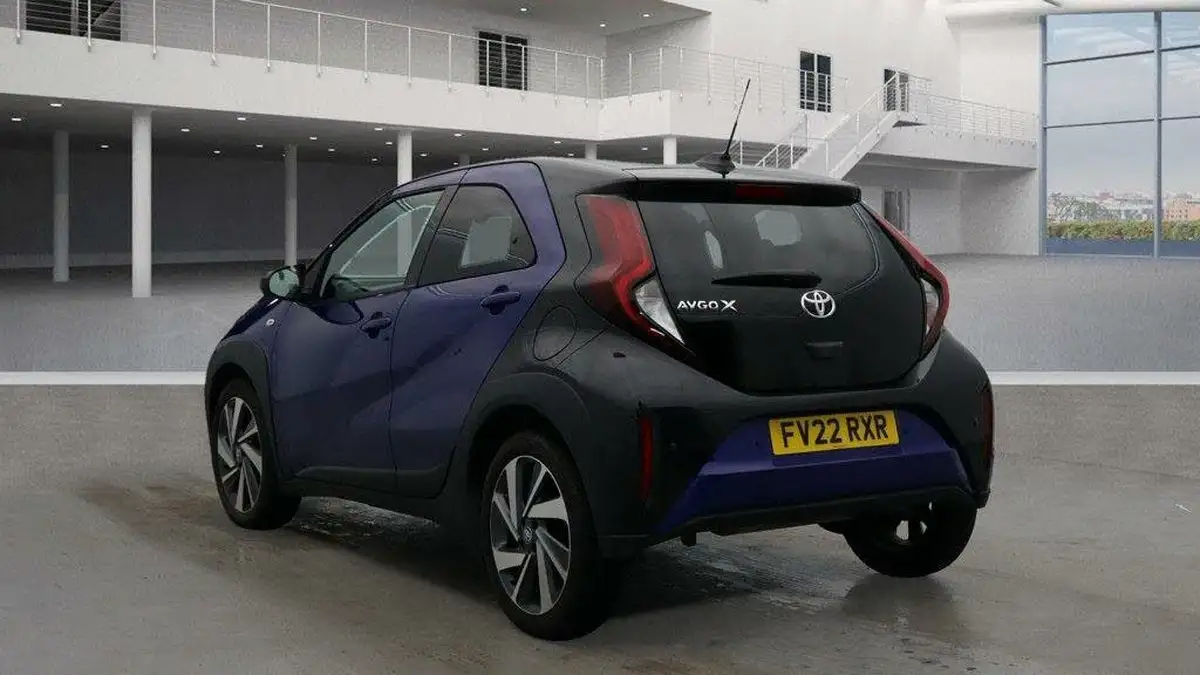 2022-toyota-aygo-x-10-vvt-i-edge-big-2