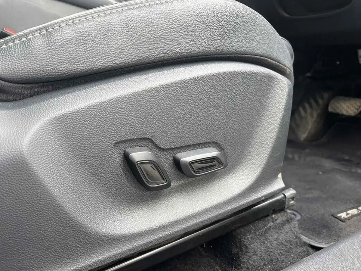 2021-mg-zs-suv-e-exclusive-ev-big-23