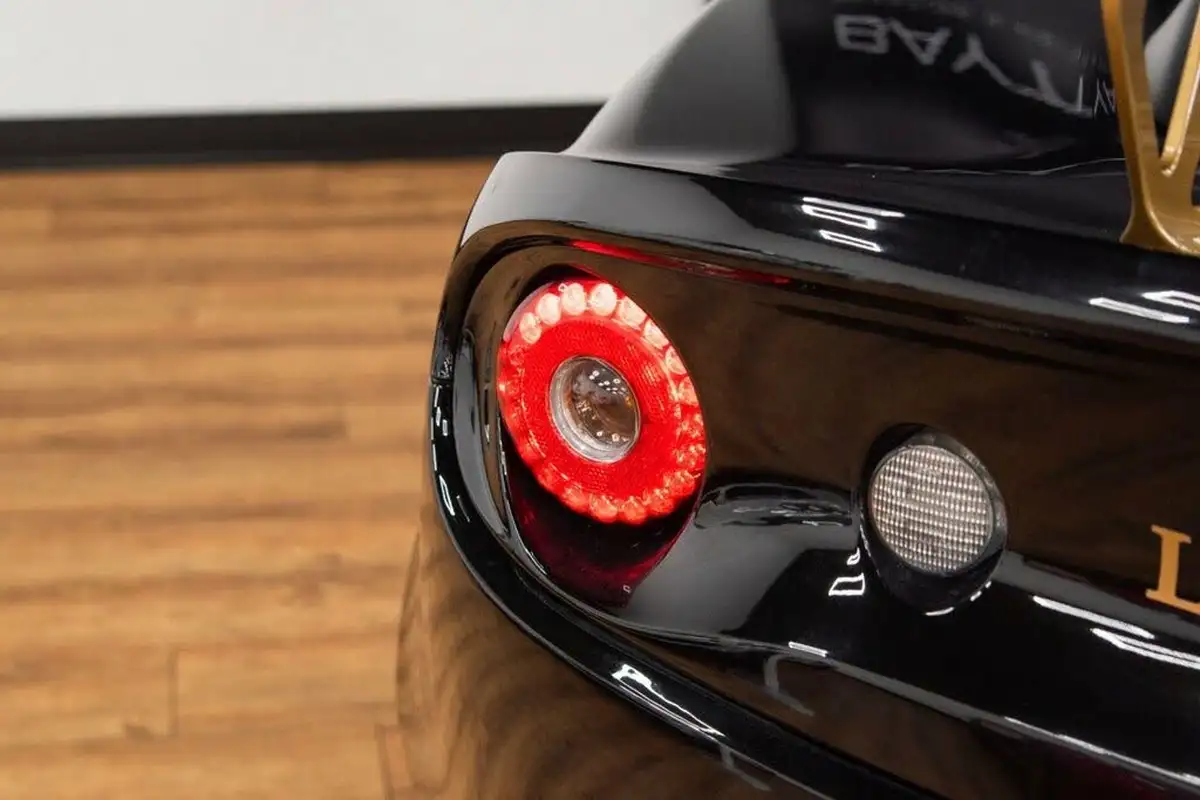 2018-lotus-elise-18-250-cup-big-24