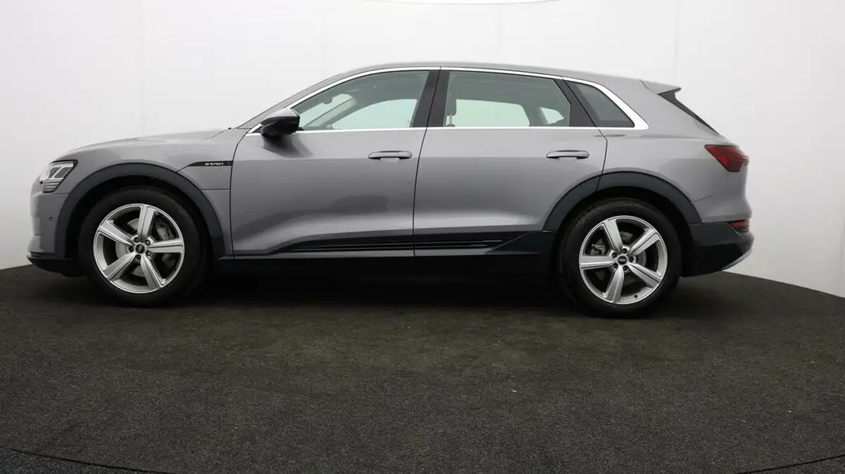 2021-audi-e-tron-50e-technik-station-wagon-big-3