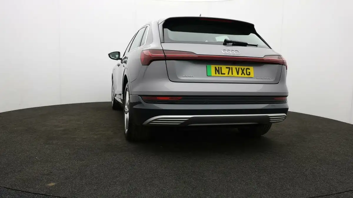 2021-audi-e-tron-50e-technik-station-wagon-big-79