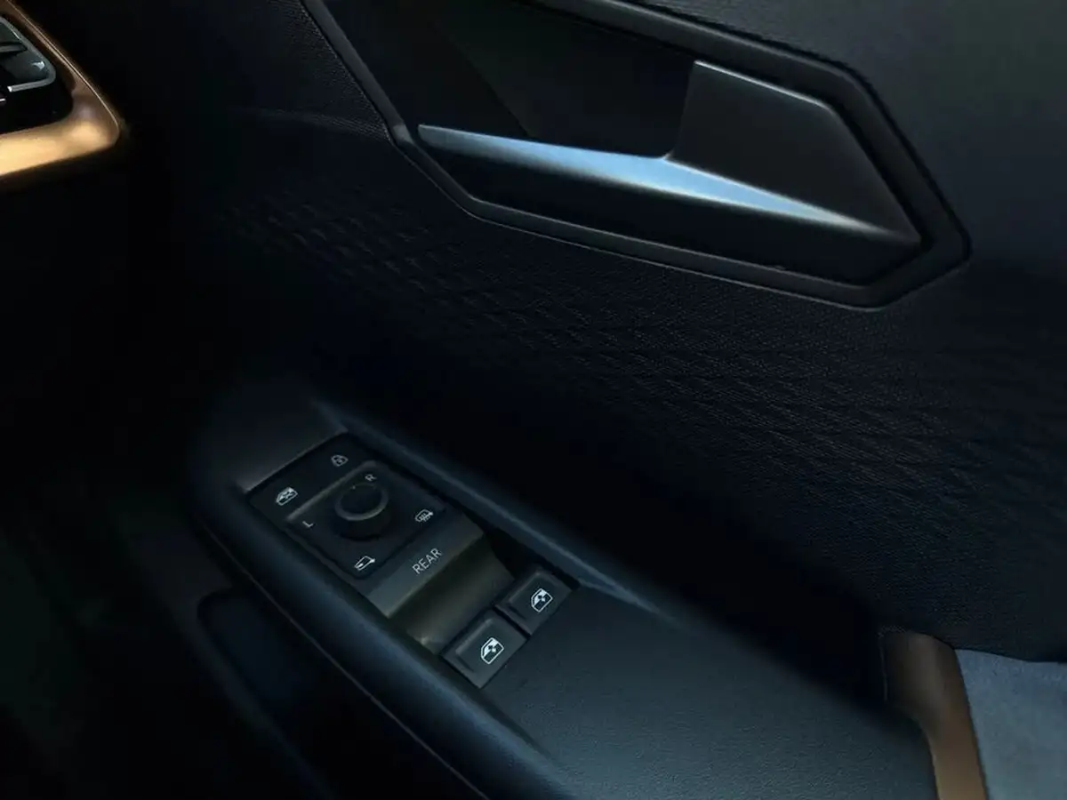 2022-cupra-born-e-v3-230ps-77kwh-e-boost-big-16