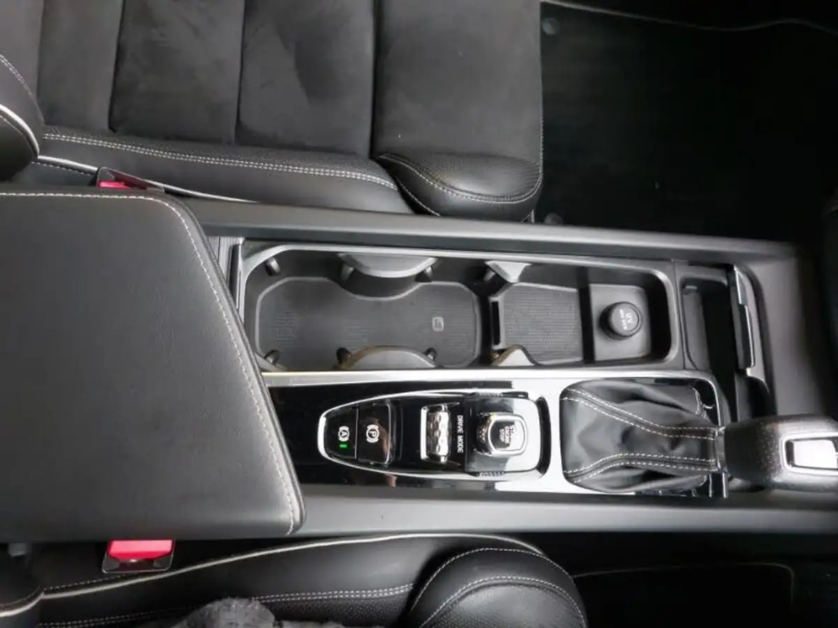 2019-volvo-xc60-20-t5-r-design-pro-awd-big-18