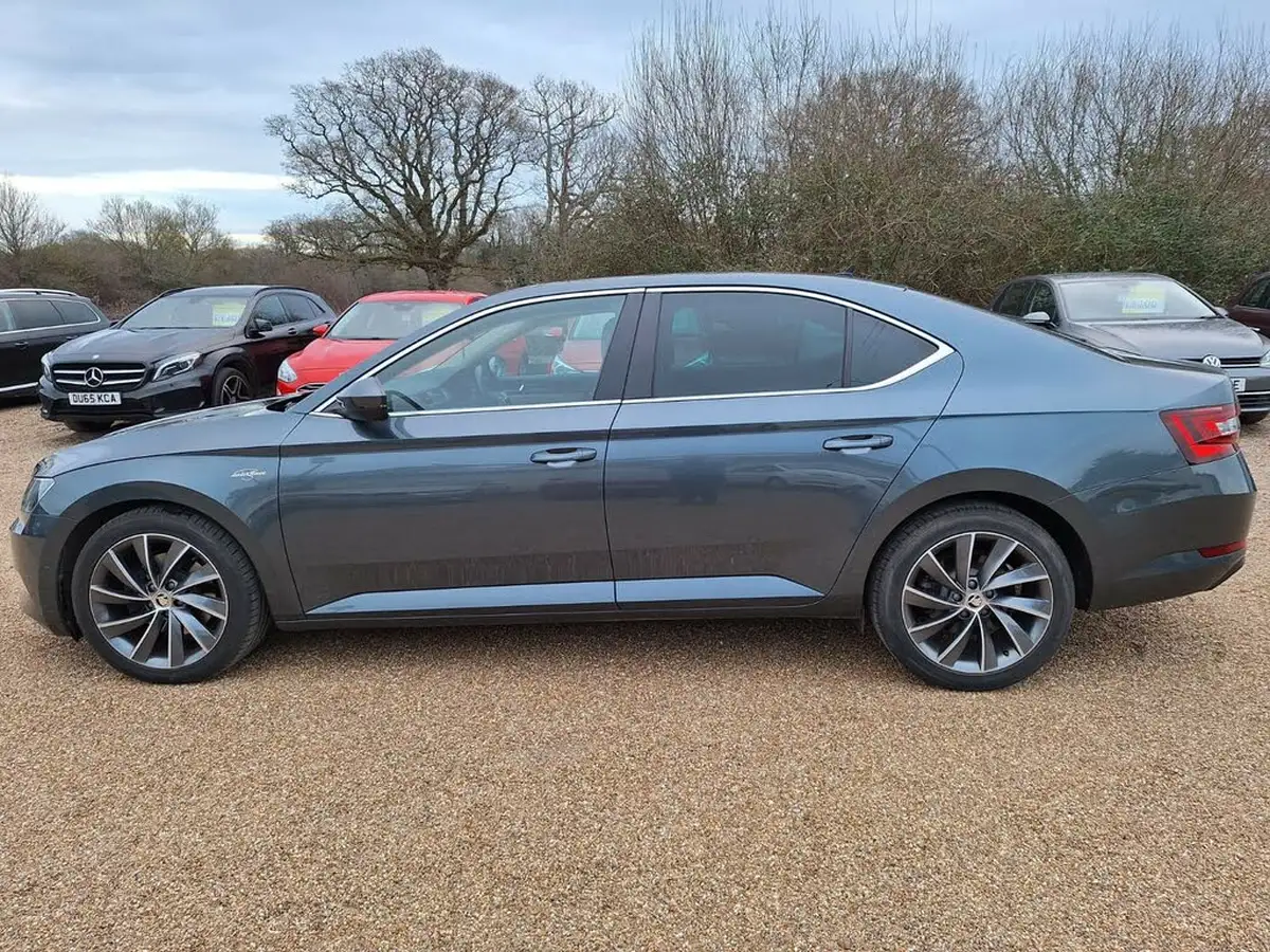 2019-skoda-superb-20tdi-laurin-klement-150ps-hatchback-dsg-big-6