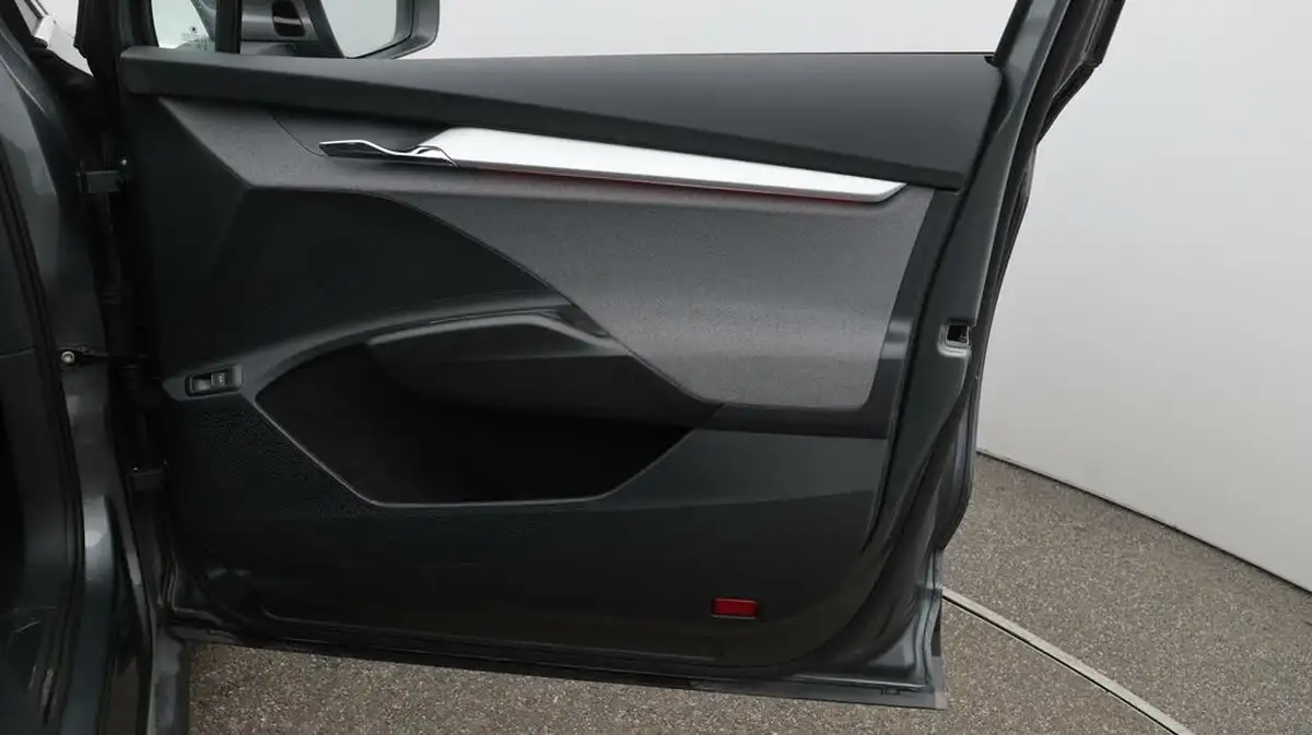 2023-skoda-enyaq-e-85-edition-station-wagon-big-15