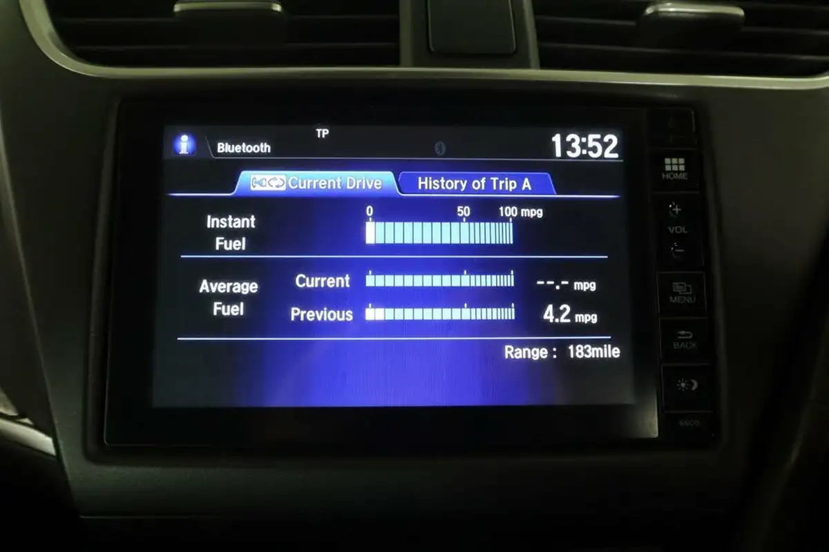 2015-honda-civic-16-i-dtec-se-plus-honda-connect-hatchback-big-43