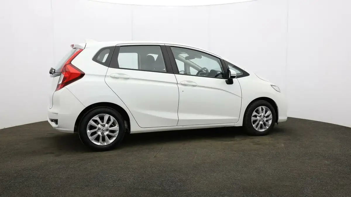 2019-honda-jazz-13-i-vtec-se-big-47
