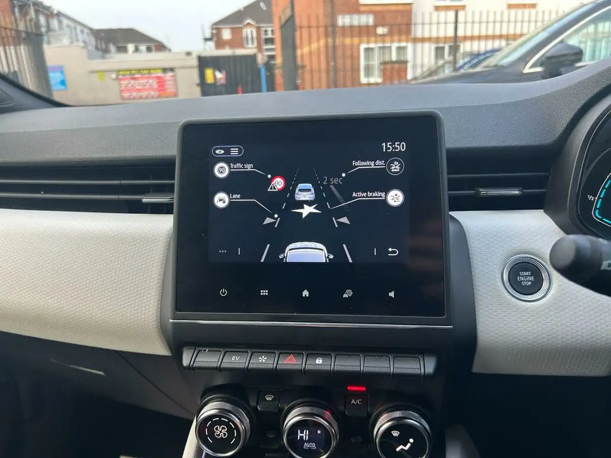 2022-renault-clio-16-techno-big-41