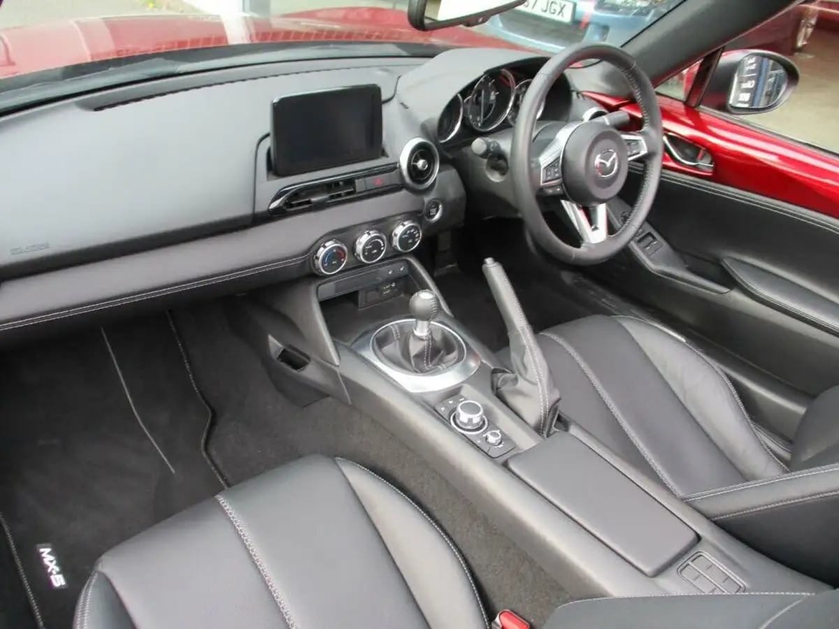 2021-mazda-mx-5-20-sport-tech-convertible-big-12