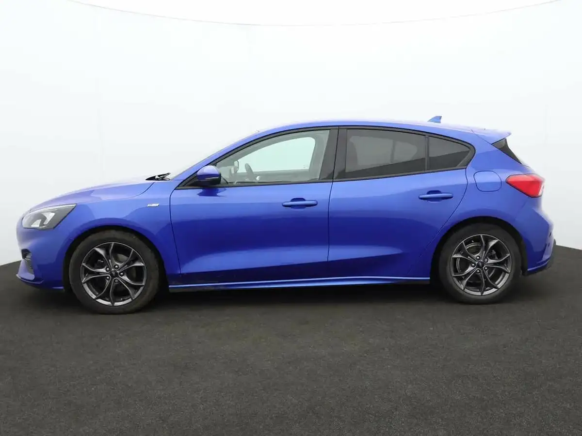 2021-ford-focus-15-st-line-hatchback-big-4