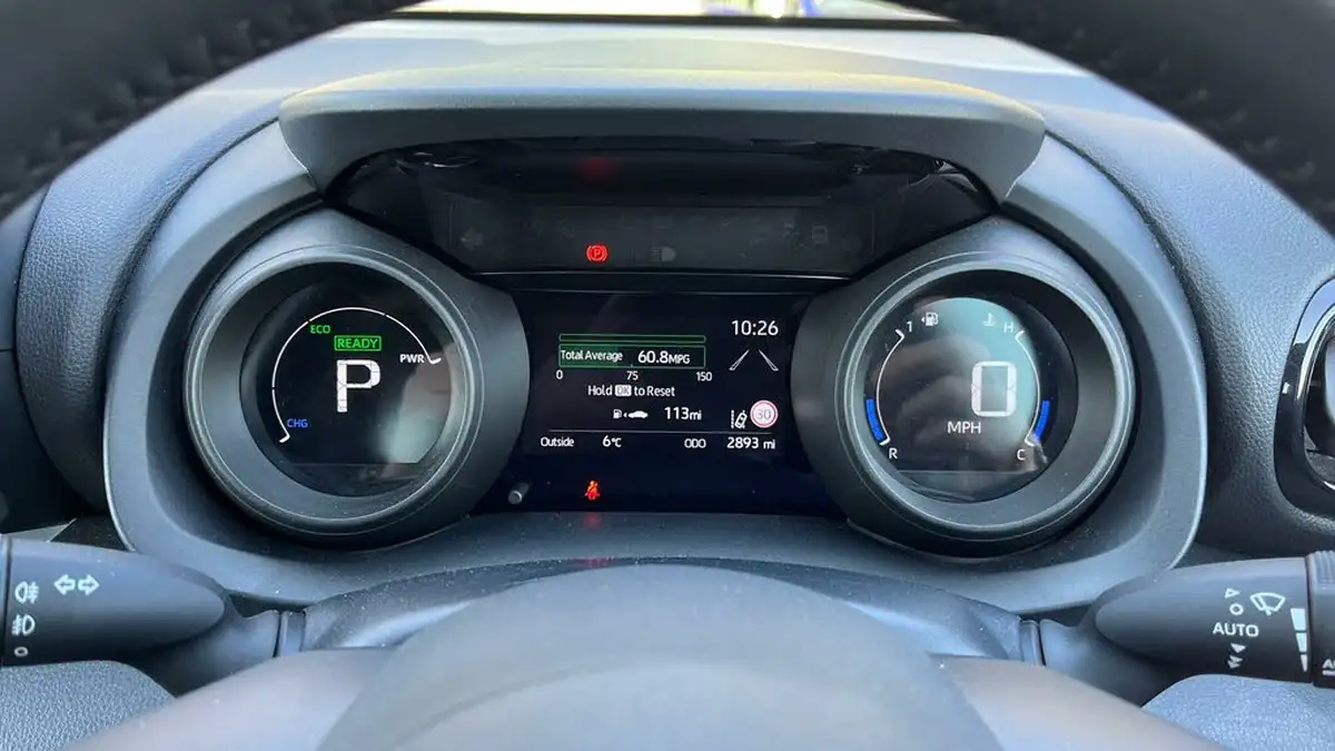 2022-toyota-yaris-15-vvt-i-design-big-8