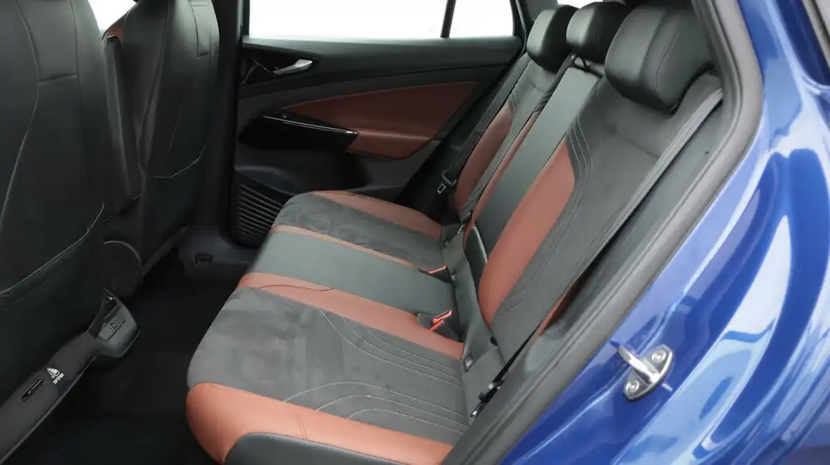 2022-volkswagen-id4-e-life-204ps-77kwh-pro-performance-big-16