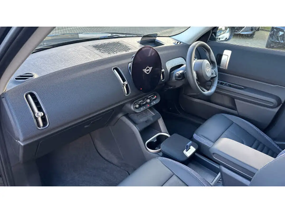 2024-mini-countryman-e-cooper-e-classic-big-6