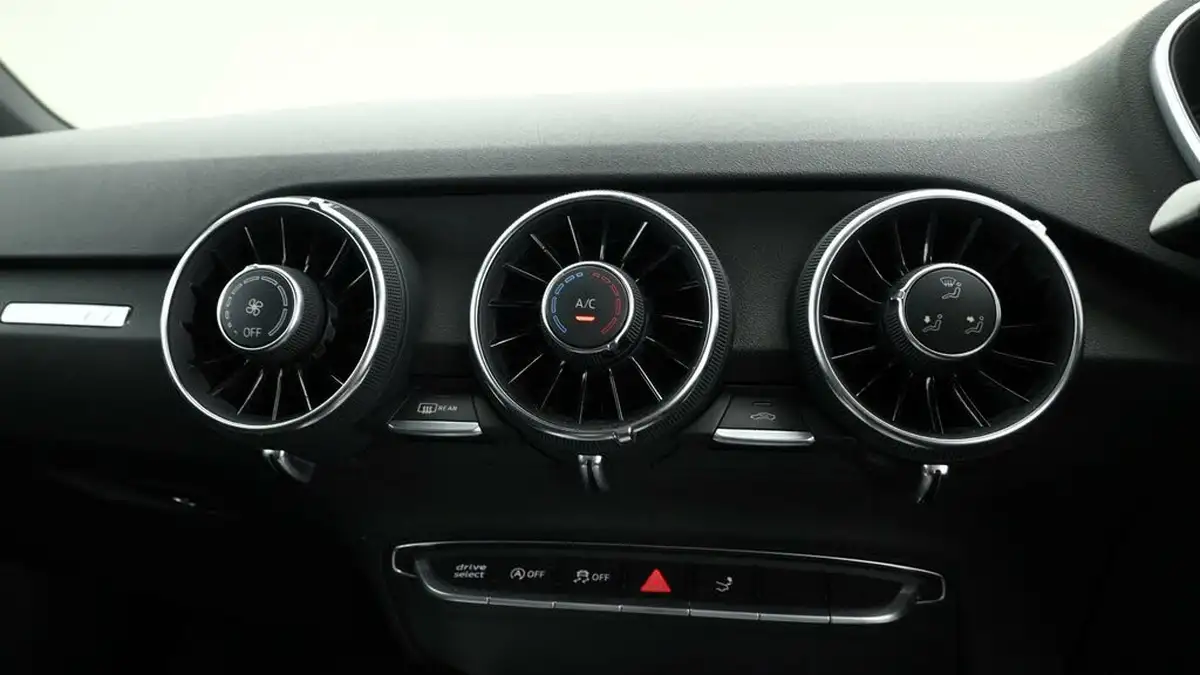 2021-audi-tt-coupe-20-45-tfsi-s-line-big-13