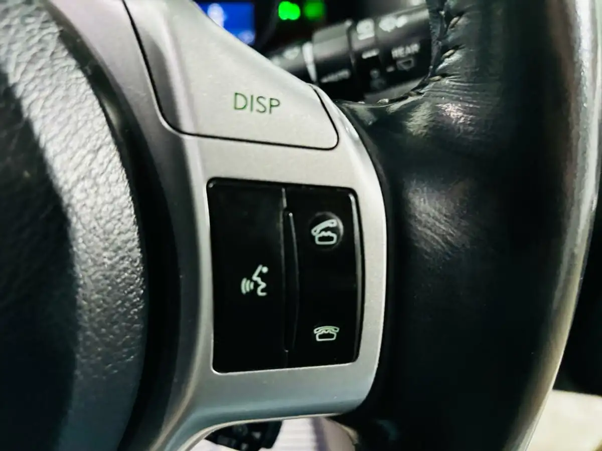 2013-lexus-ct-200h-18-advance-big-20