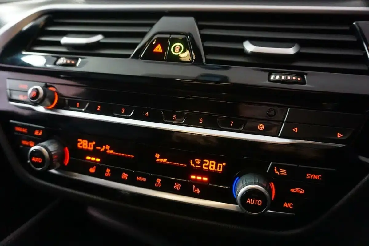 2022-bmw-5-series-20-530e-m-sport-touring-5d-big-28