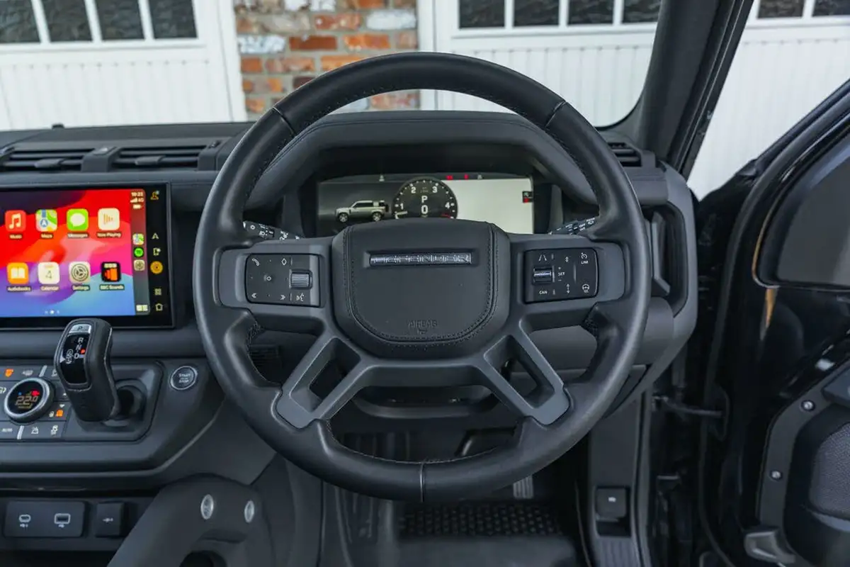 2023-land-rover-110-defender-30-d300-x-dynamic-hse-big-38