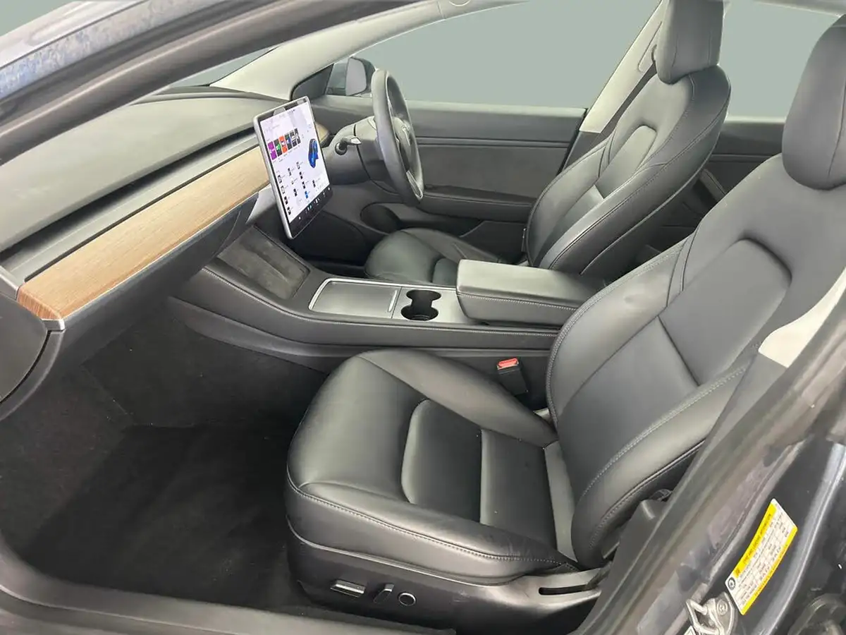 2020-tesla-model-3-e-performance-big-26