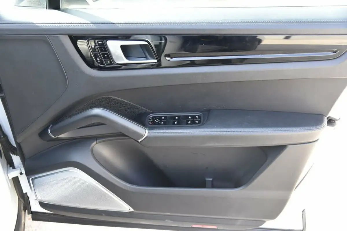 2018-porsche-cayenne-30-v6-s-big-63