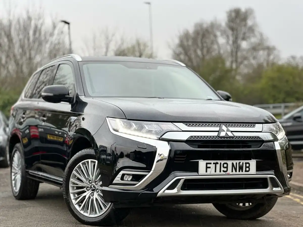 2019-mitsubishi-outlander-24-4h-phev-big-0