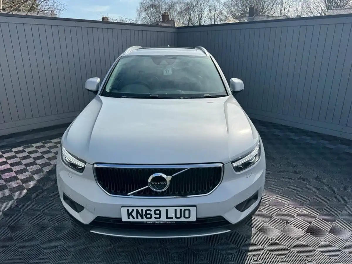 2020-volvo-xc40-20-t4-momentum-pro-big-4