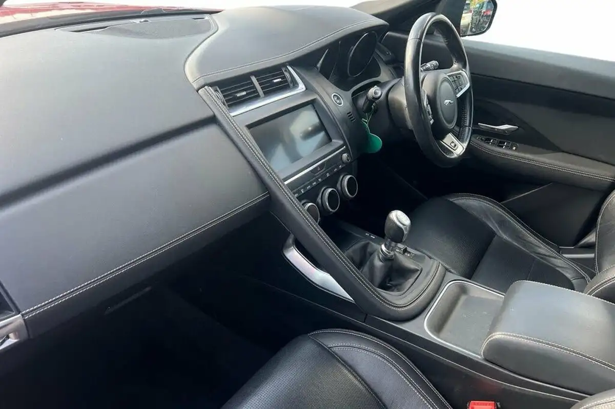 2018-jaguar-e-pace-20-i4d-r-dynamic-s-150ps-big-8