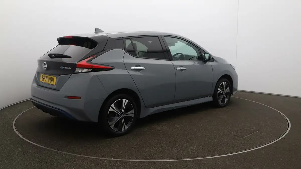 2021-nissan-leaf-e-e-tekna-big-50