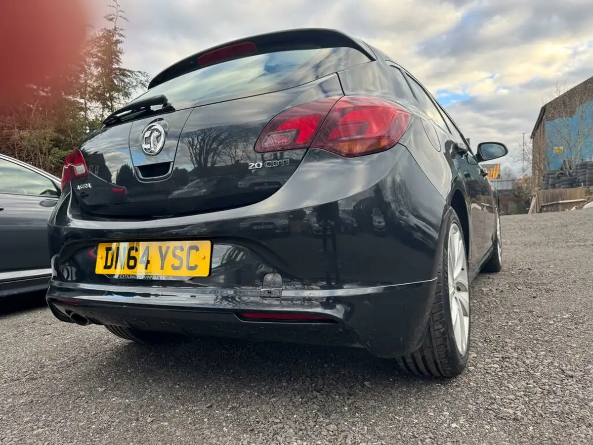 2014-vauxhall-astra-20cdti-tech-line-gt-16v-ss-big-22