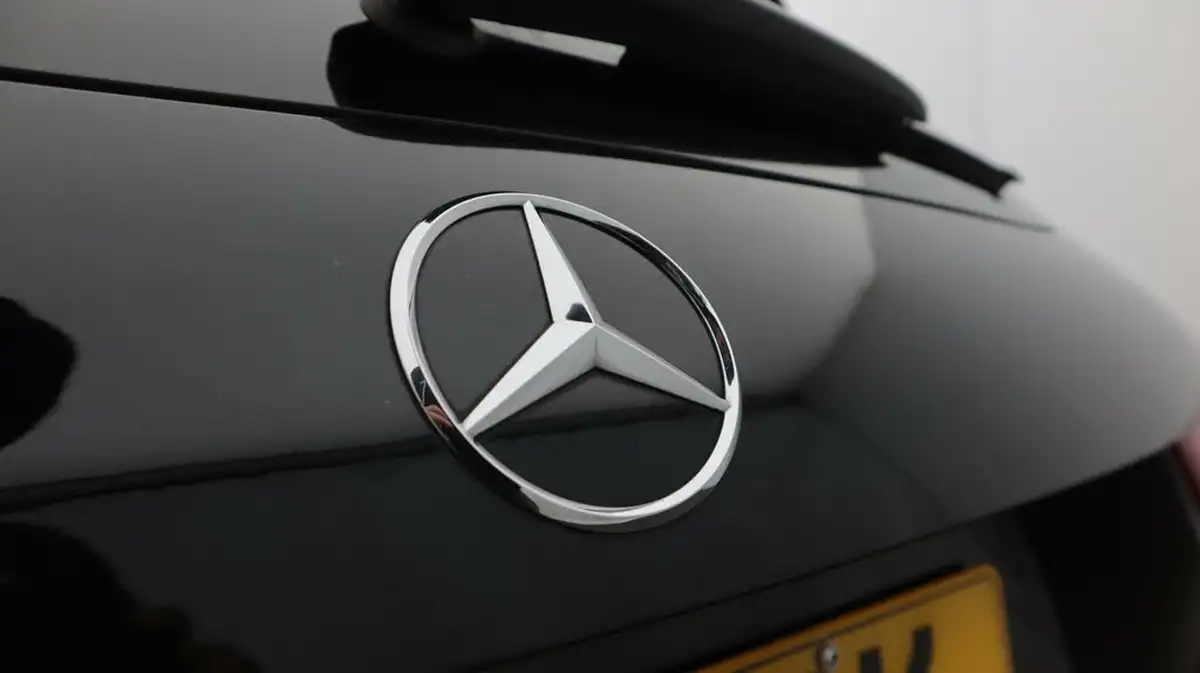 2021-mercedes-benz-gla-class-13-gla-180-amg-line-executive-1332cc-big-23