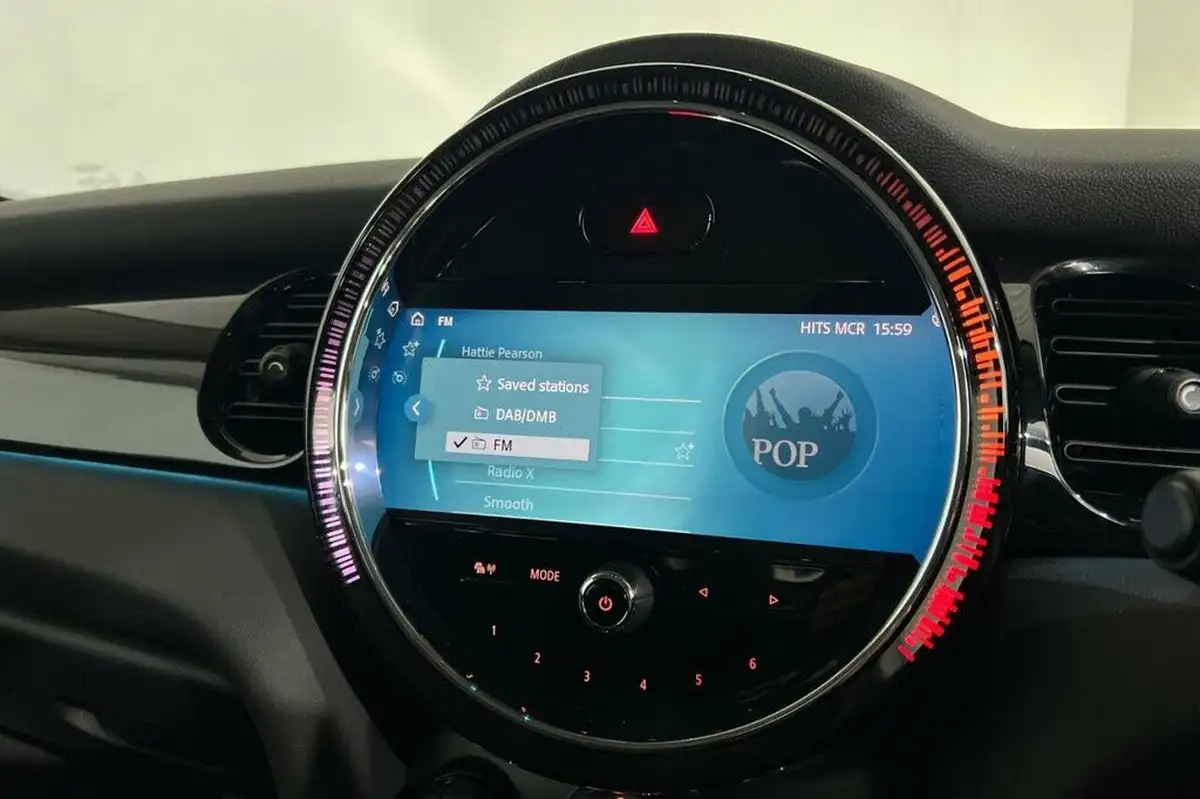2021-mini-cooper-15-cooper-classic-hatchback-3d-big-29