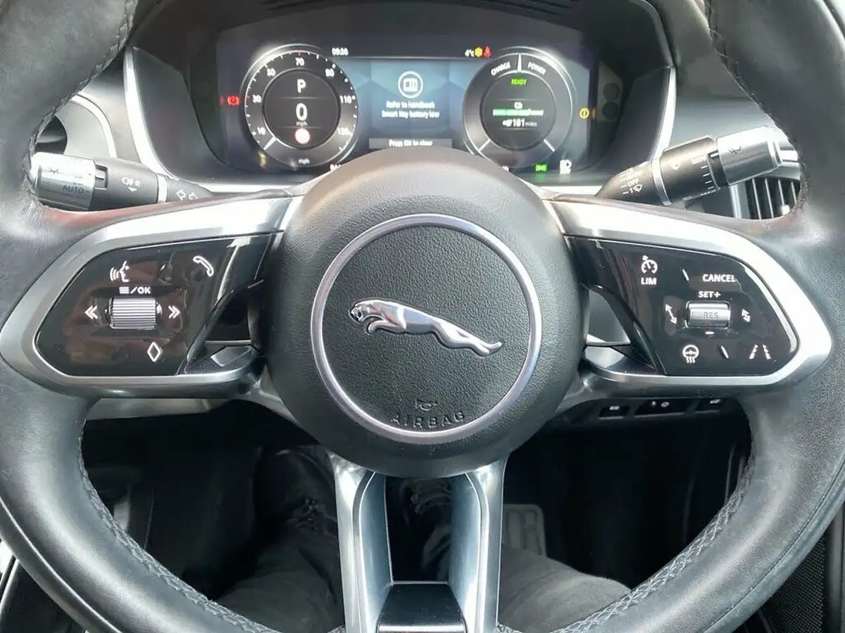 2021-jaguar-i-pace-ev400-black-big-15