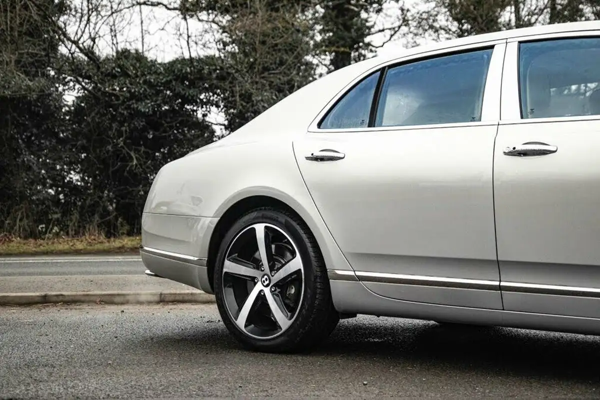 2012-bentley-mulsanne-675-big-12