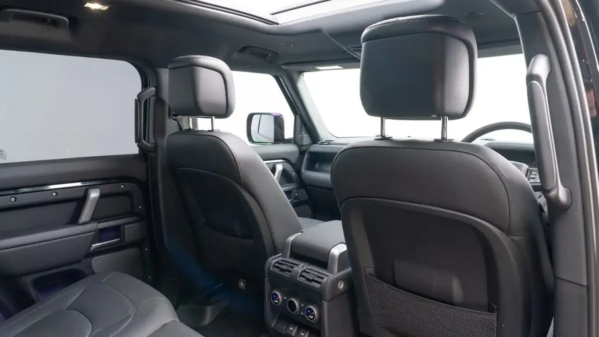 2023-land-rover-110-defender-50-p525-v8-big-21
