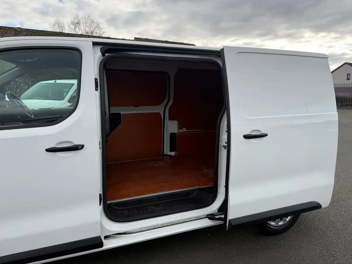 2019-vauxhall-vivaro-15td-2700-l1h1-edition-120pseu6dt-big-9