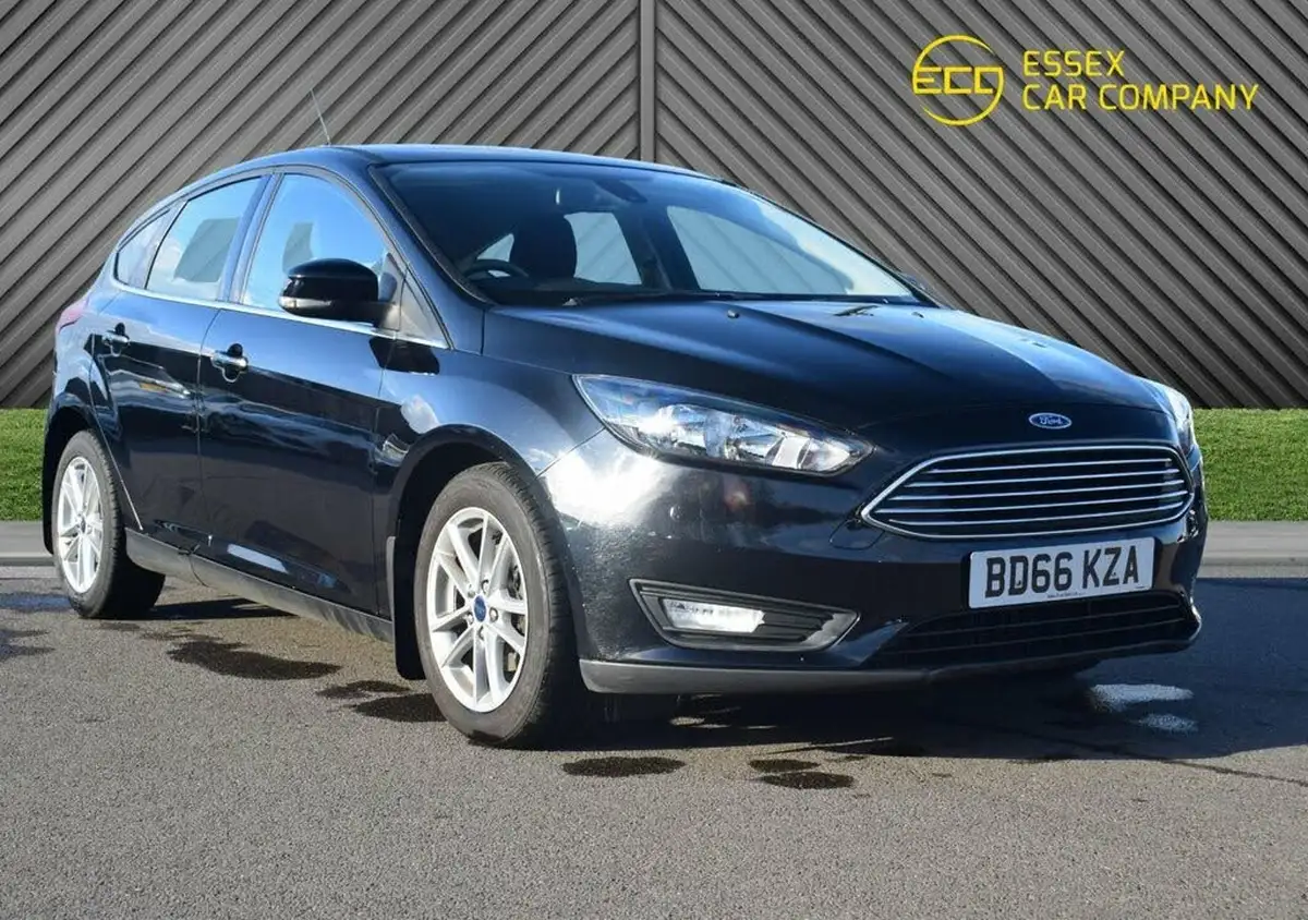 2016-ford-focus-10t-zetec-100ps-hatchback-big-4