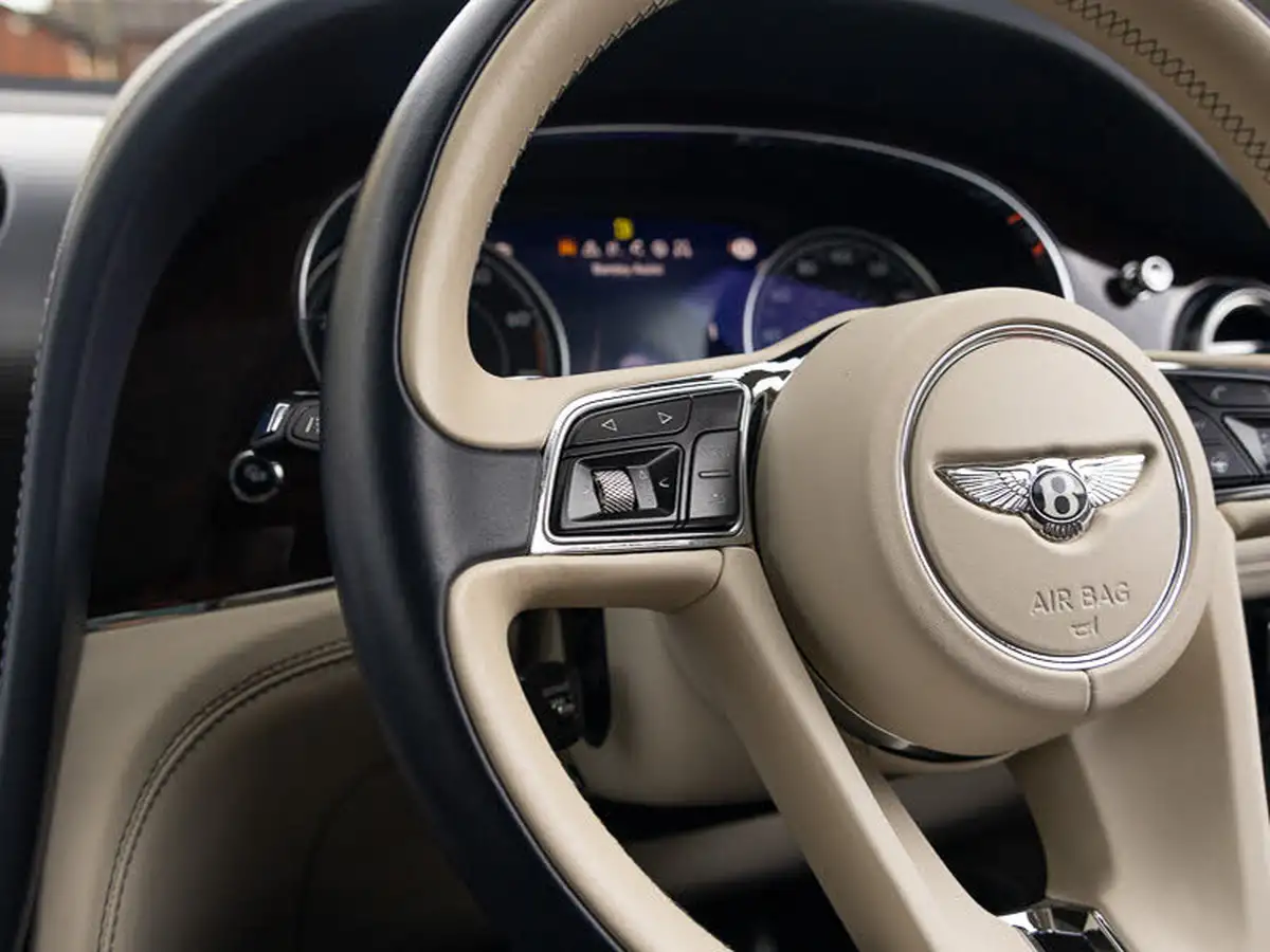 2016-bentley-bentayga-60-w12-big-14