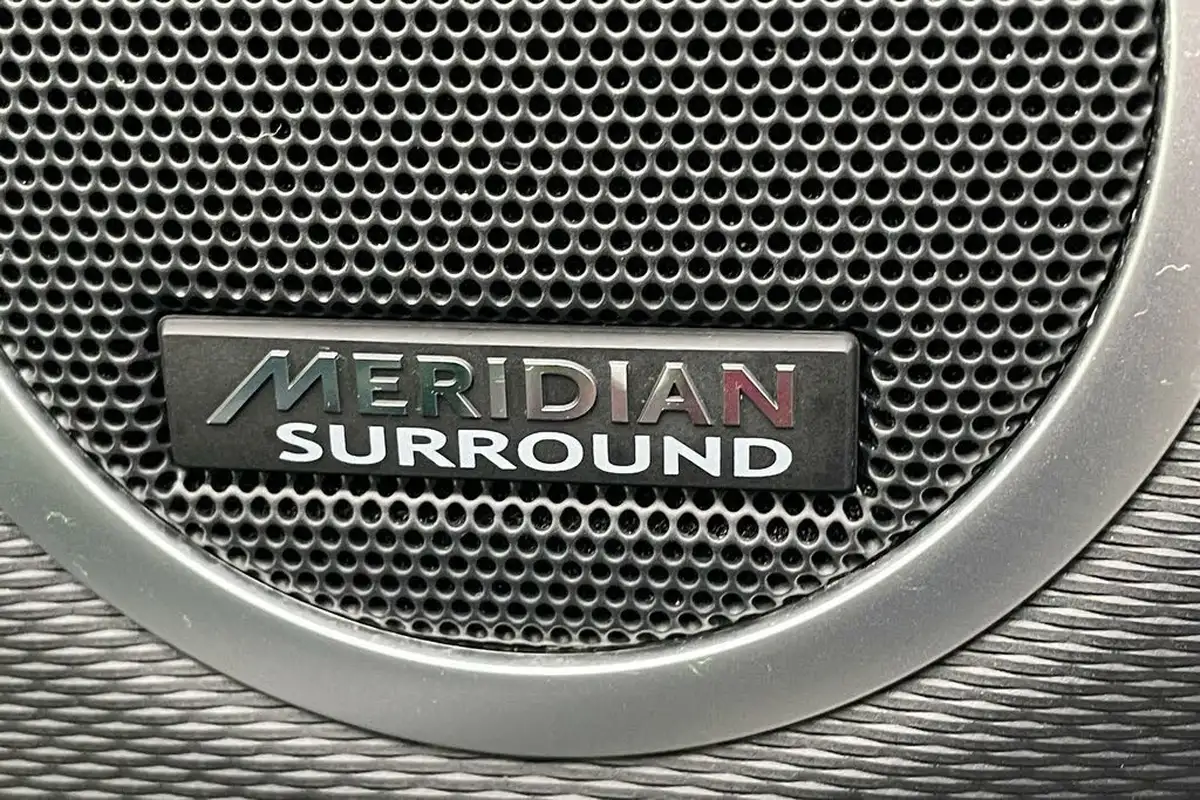 2021-land-rover-discovery-30-d300-r-dynamic-hse-big-19