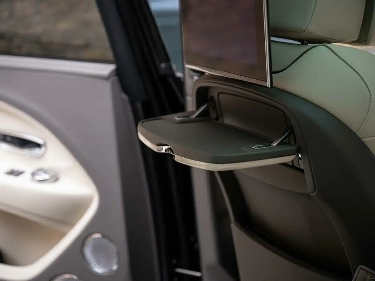 2023-bentley-bentayga-40-v8-extended-wheelbase-azure-big-51