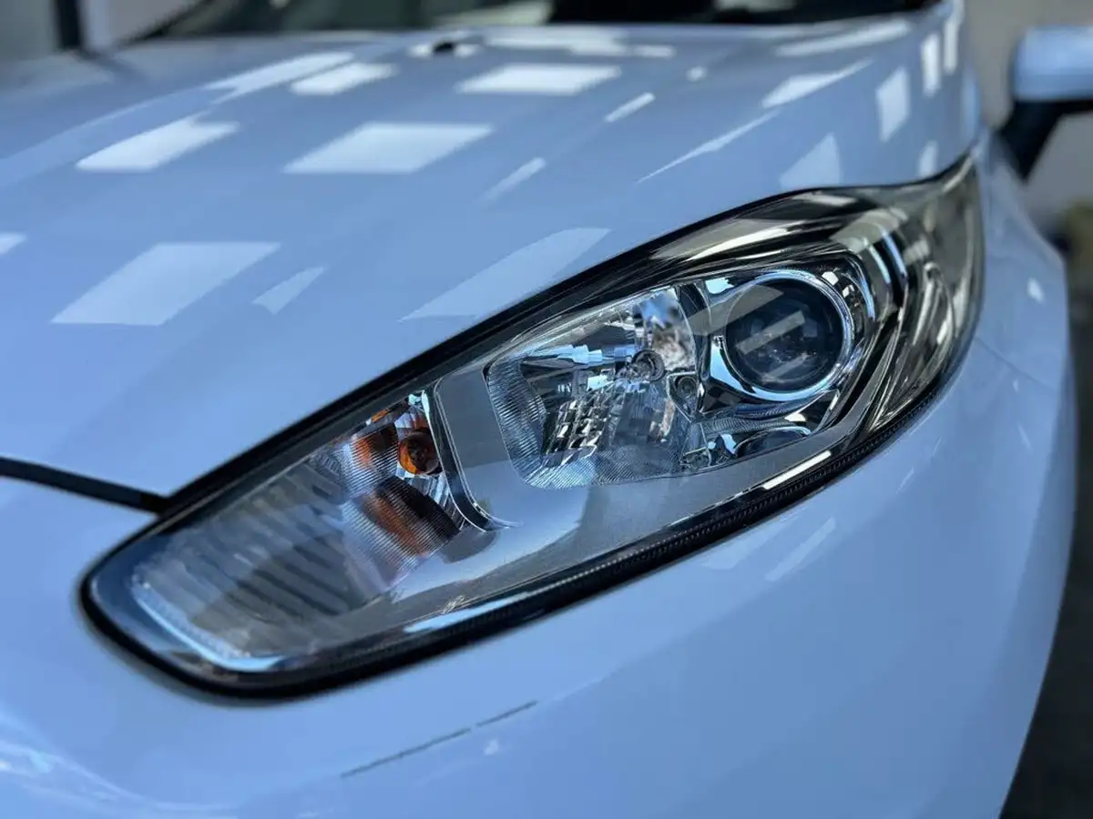 2014-ford-fiesta-10-zetec-100ps-ecoboost-ss-5d-big-14