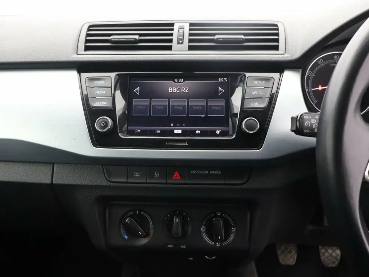 2020-skoda-fabia-10-mpi-colour-edition-60ps-big-18